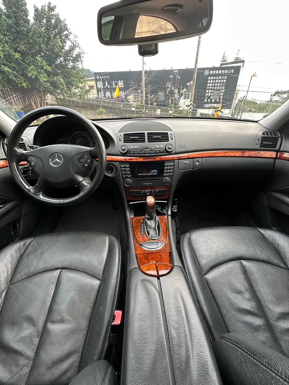 2005式 Mercedes-Benz W211 E240