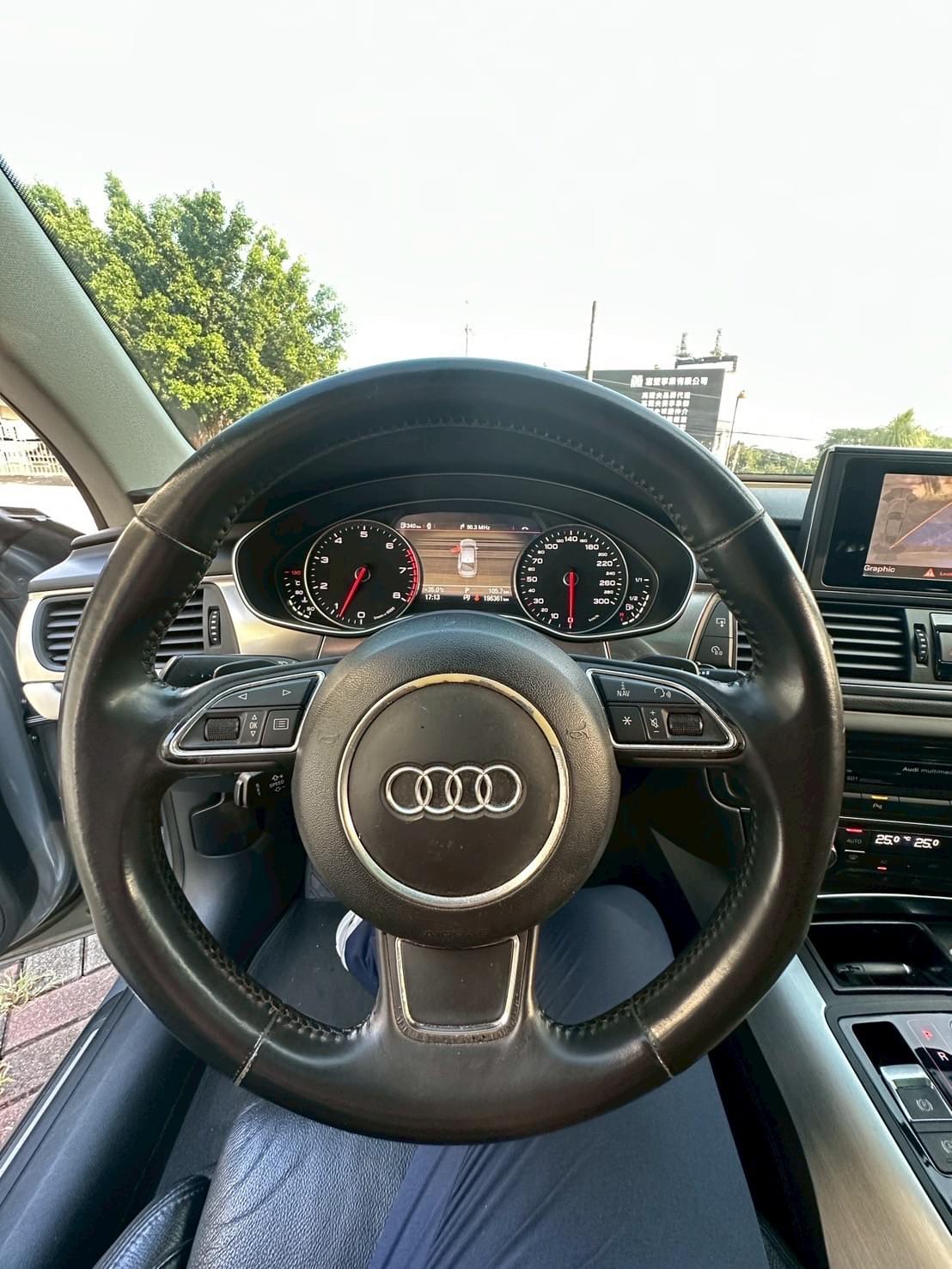 2012式 Audi A7 Sportback 3.0 TFSI quattro