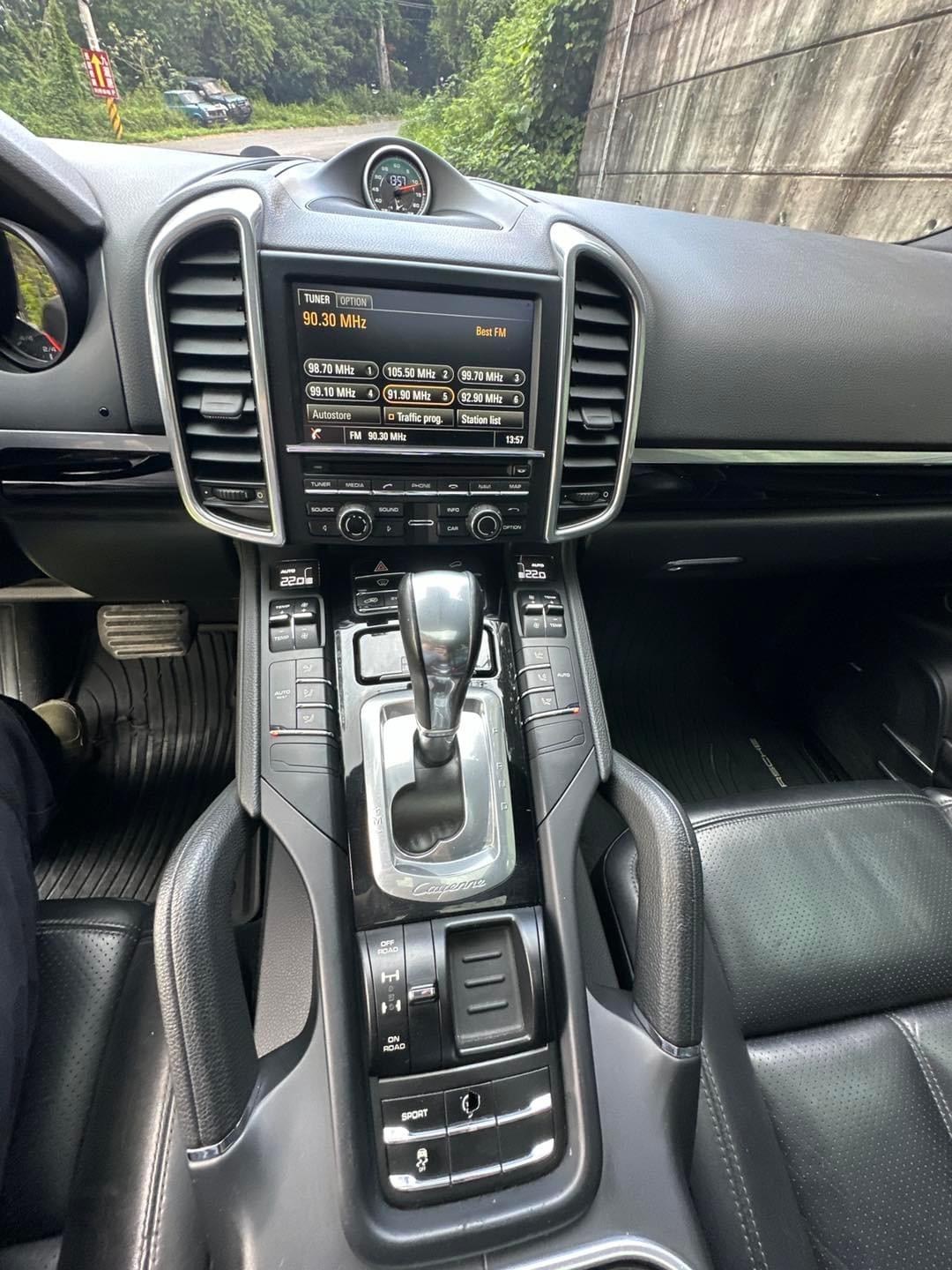 2014 Porsche Cayenne 3.6 Platinum Edition