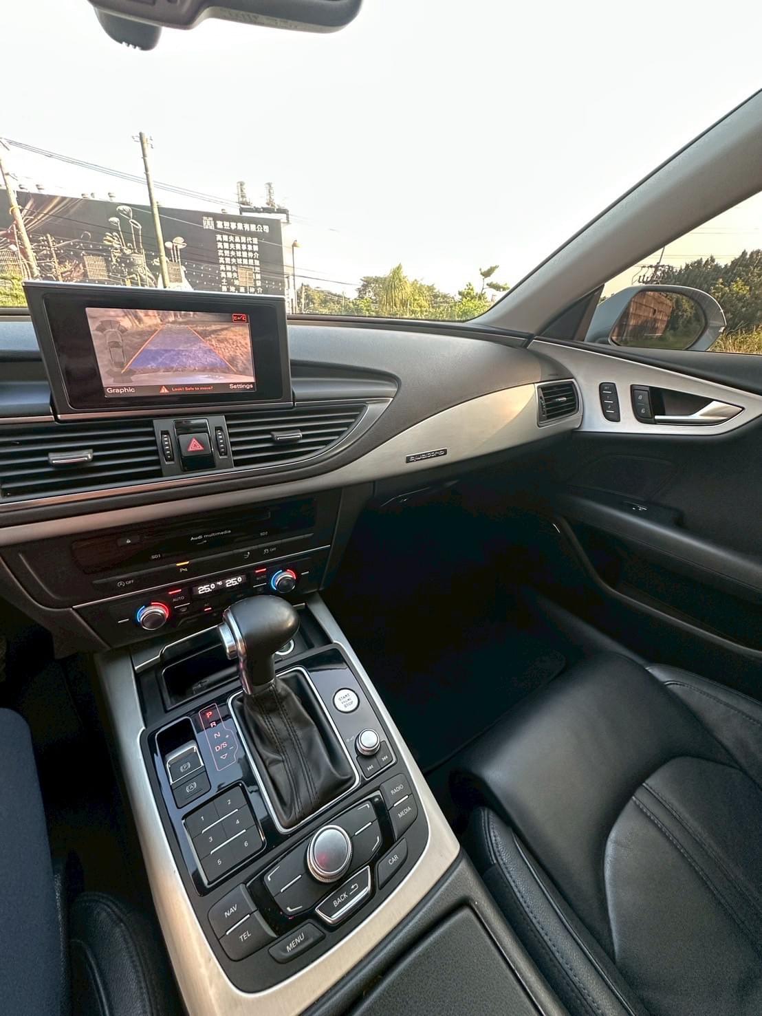 2012式 Audi A7 Sportback 3.0 TFSI quattro