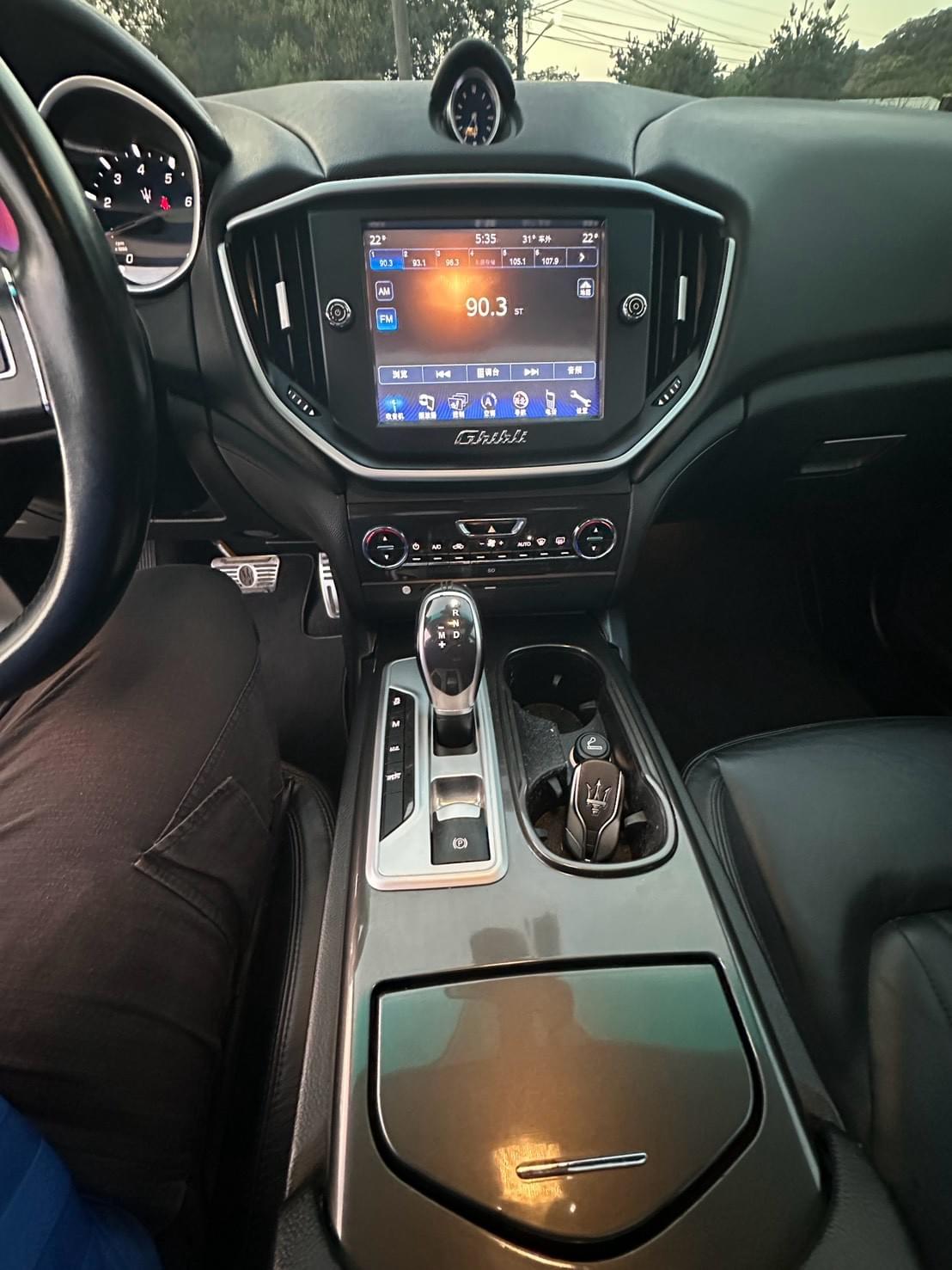 2015 Maserati Ghibli 