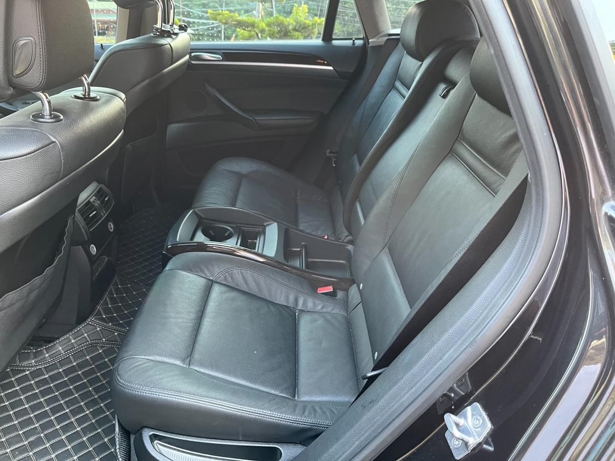 2011  BMW X6 xDrive35i