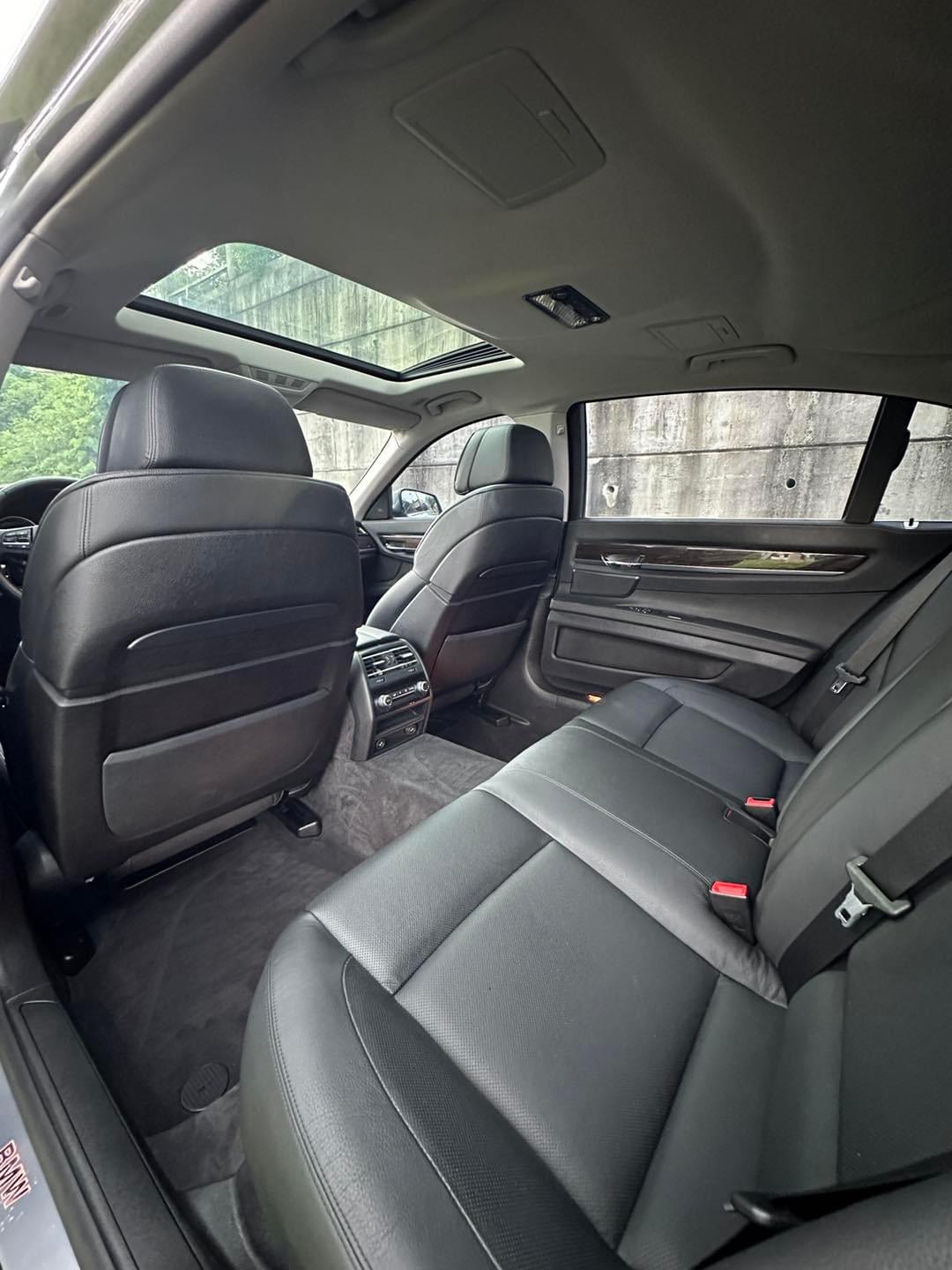 2011年 BMW 740Li 3.0L