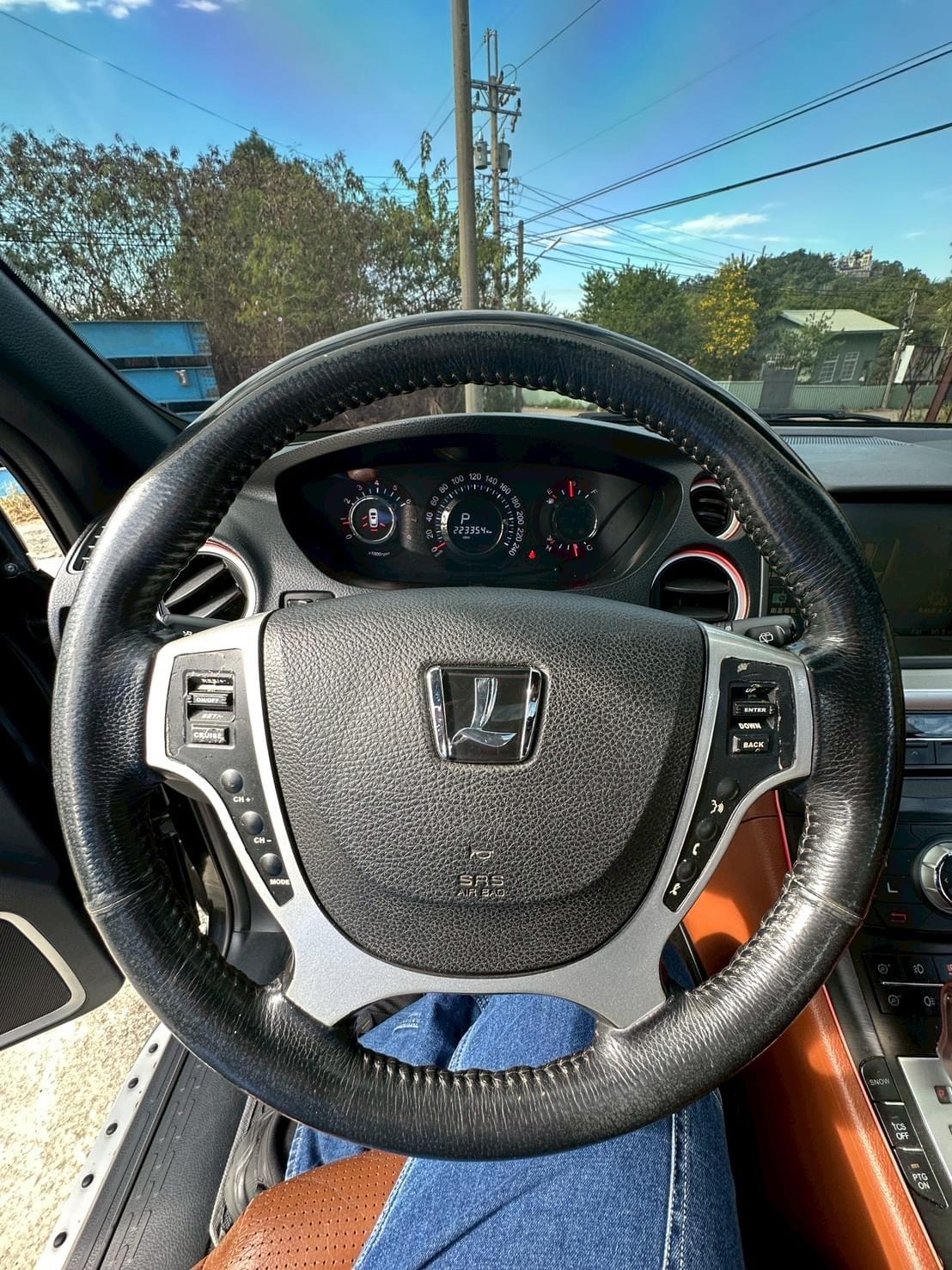 2011 Luxgen 7 SUV U7