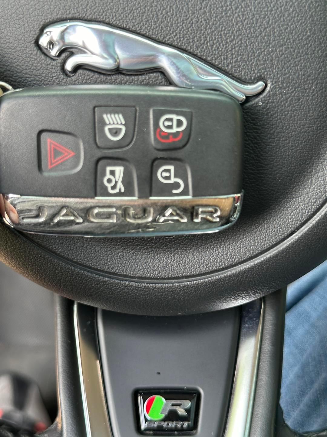 2016年出廠 JAGUAR XE R-SPORT 25t