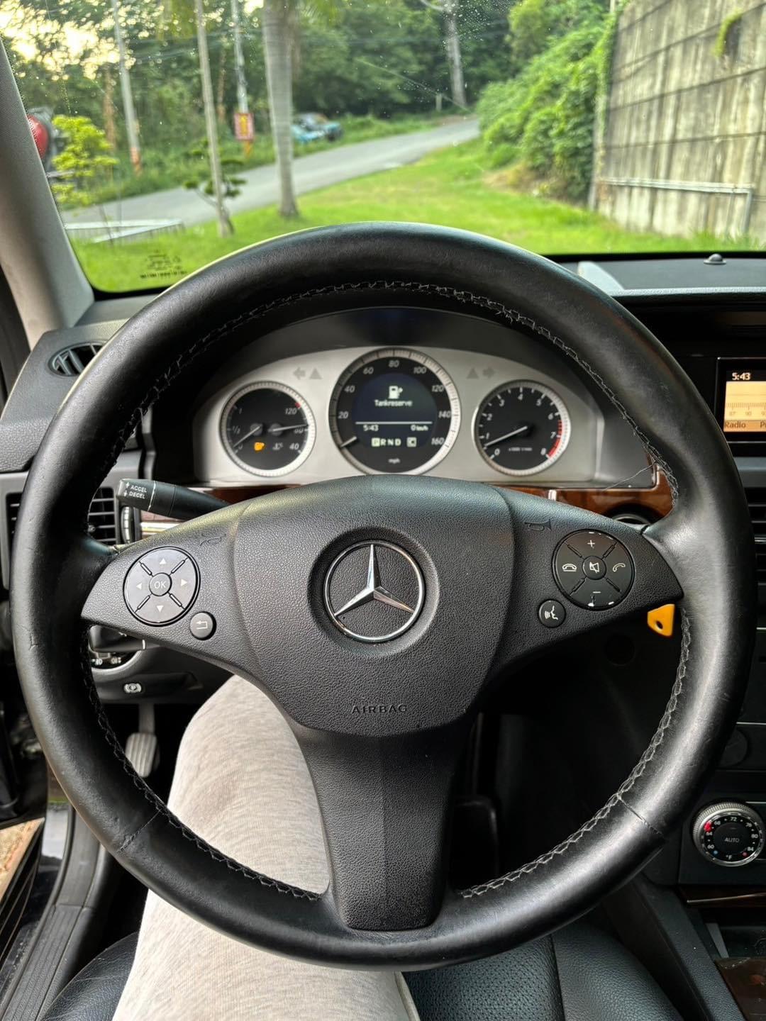 2010年出廠  Mercedes-Benz  GLK350 
