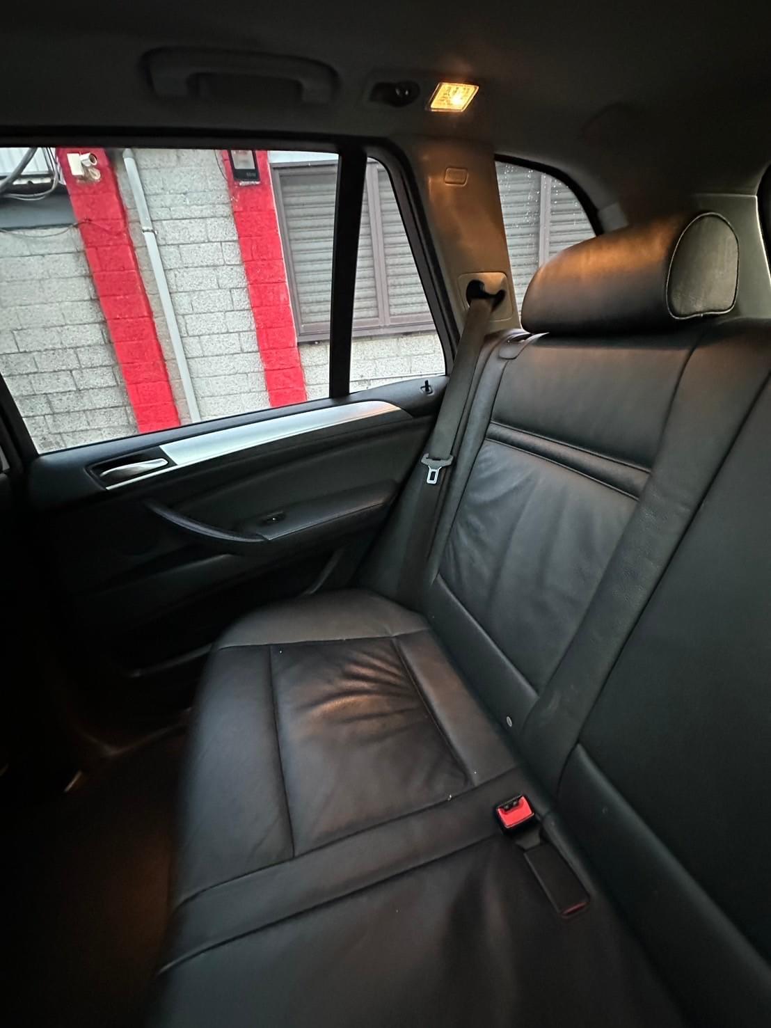 2010式 BMW X5 xDrive 30i