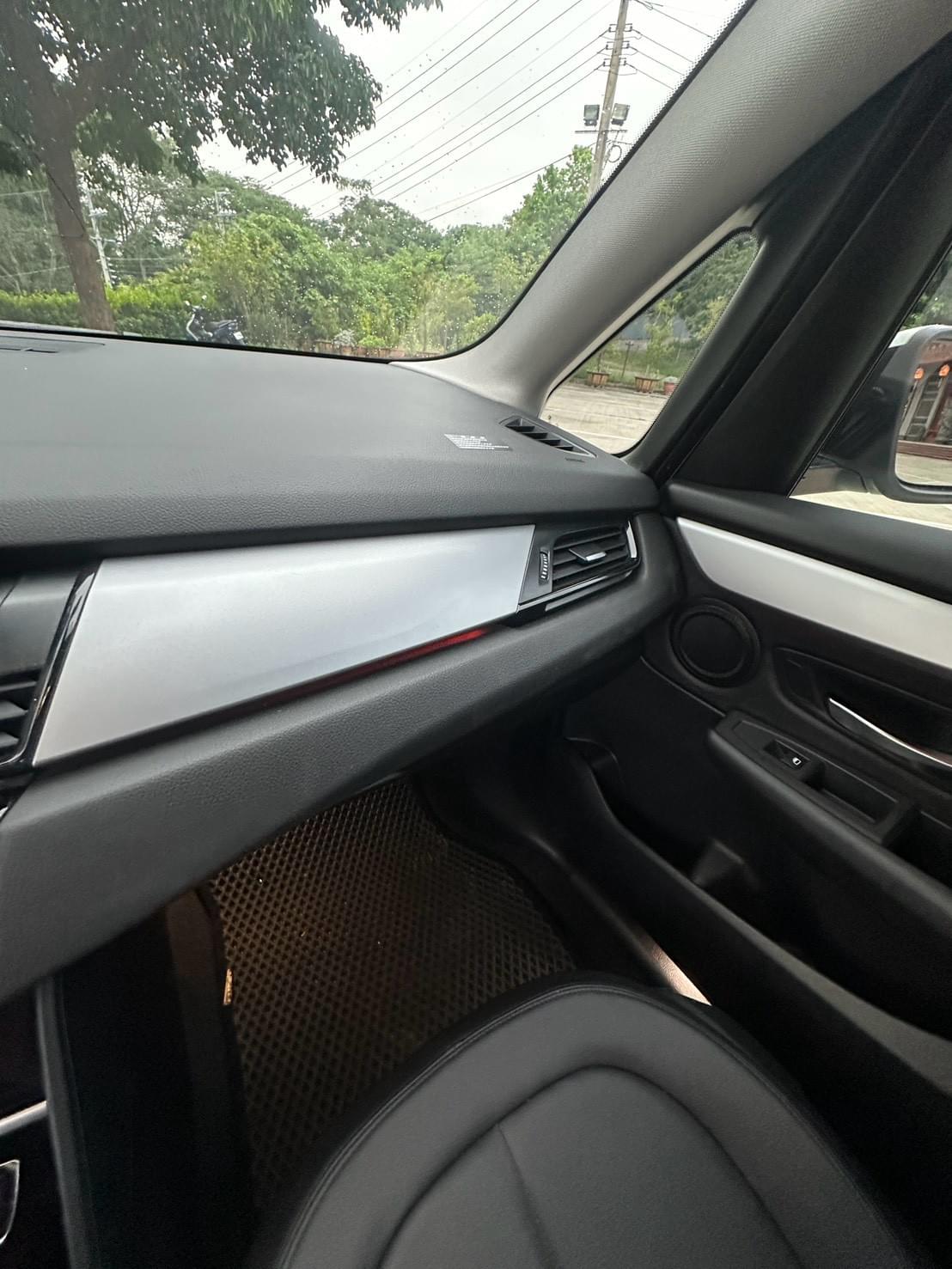 2018式 BMW 218i Active Tourer (F45)