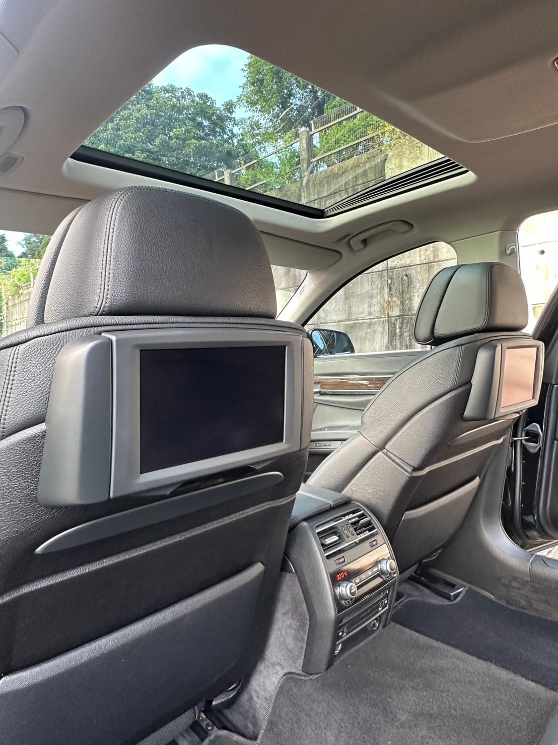 2010/06  BMW 740Li 3.0