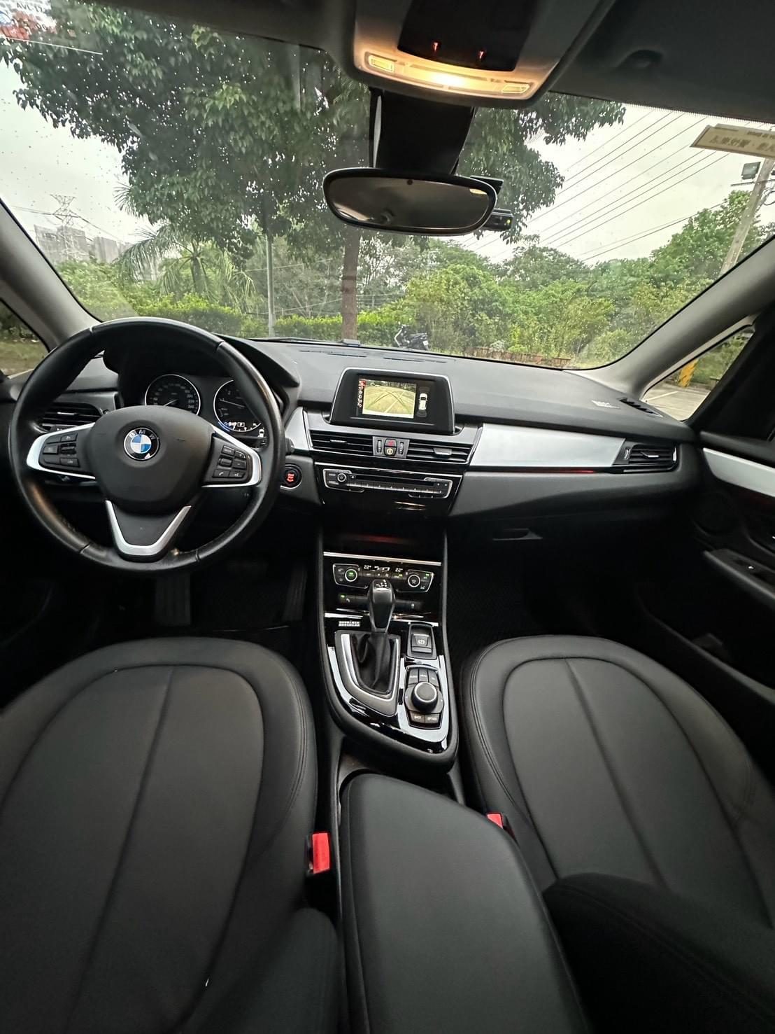 2018式 BMW 218i Active Tourer (F45)