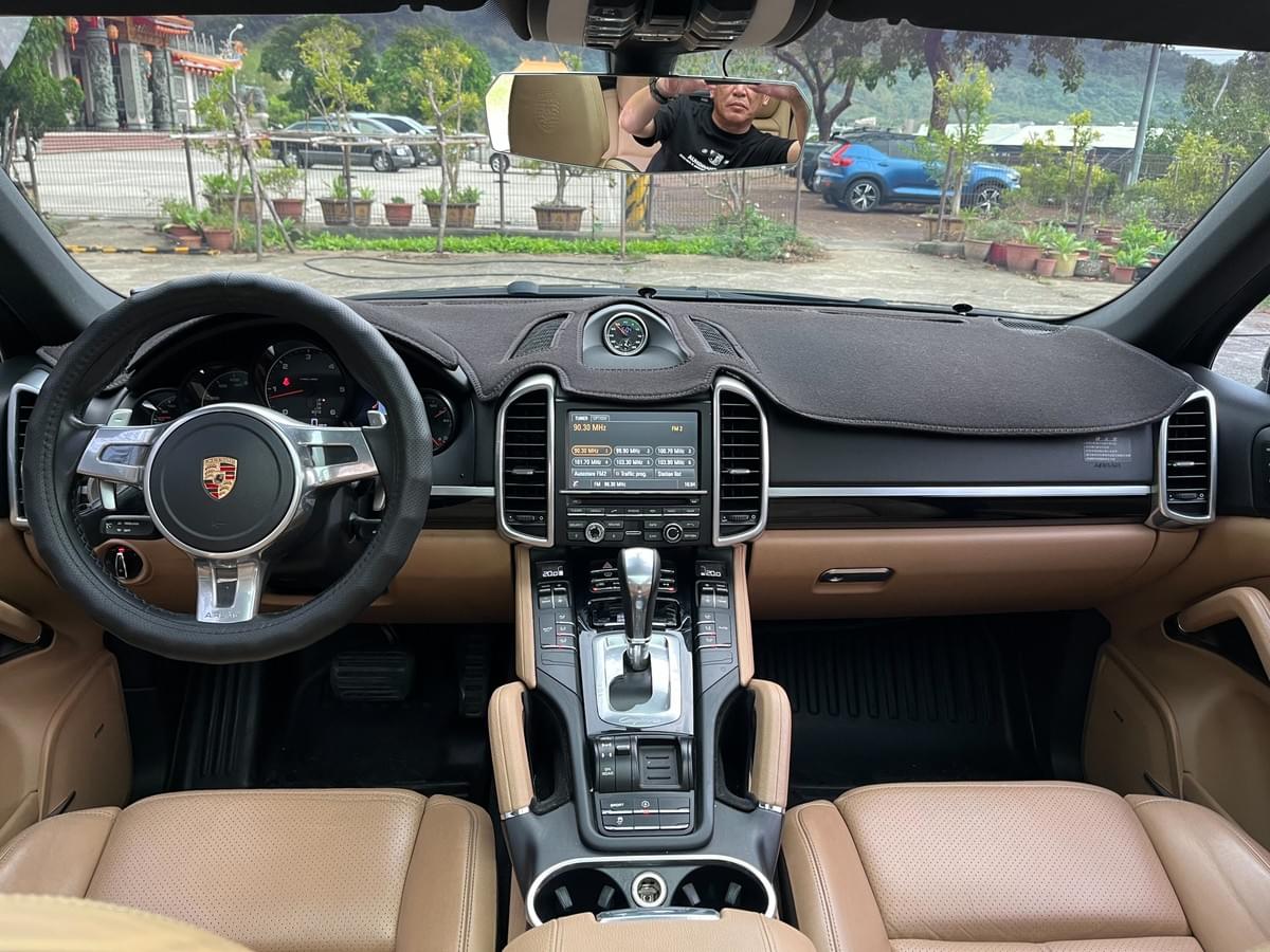 2014 Porsche Cayenne Diesel Platinum Edition