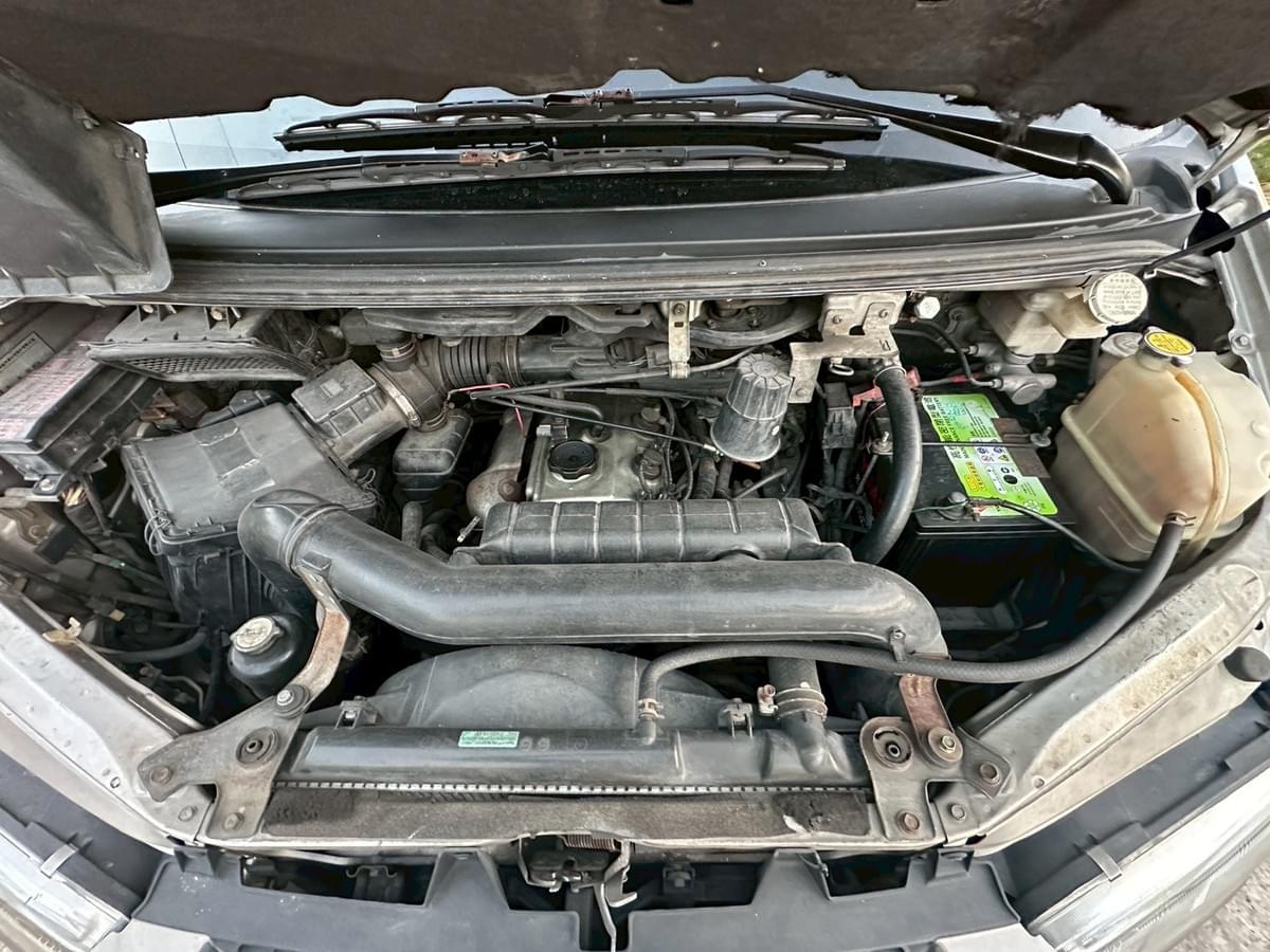 2000  Mitsubishi Space Gear 2.4短軸 7人座