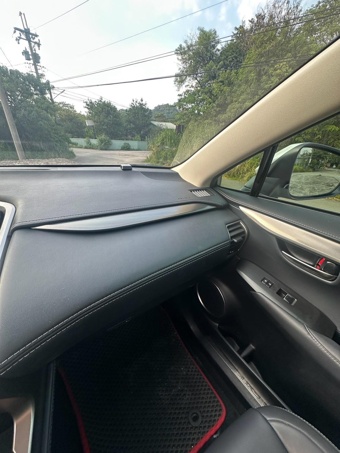 2020式  Lexus NX 200