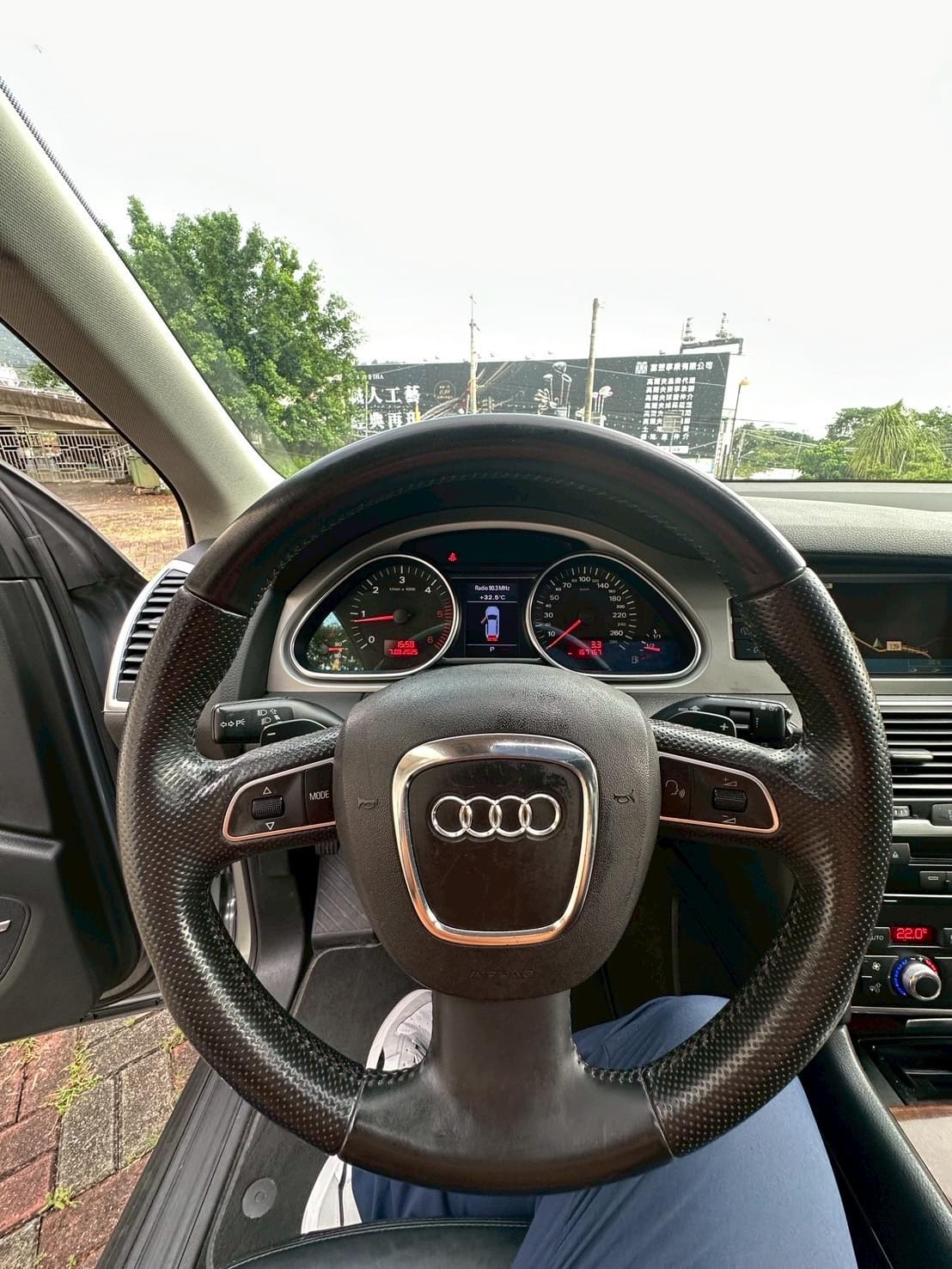 2009式 AUDI Q7 3.0 TDI Quattro
