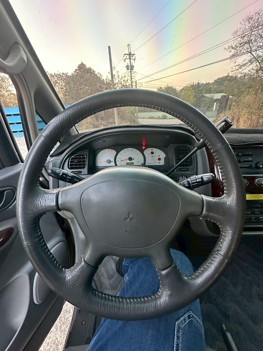 2000  Mitsubishi Space Gear 2.4短軸 7人座