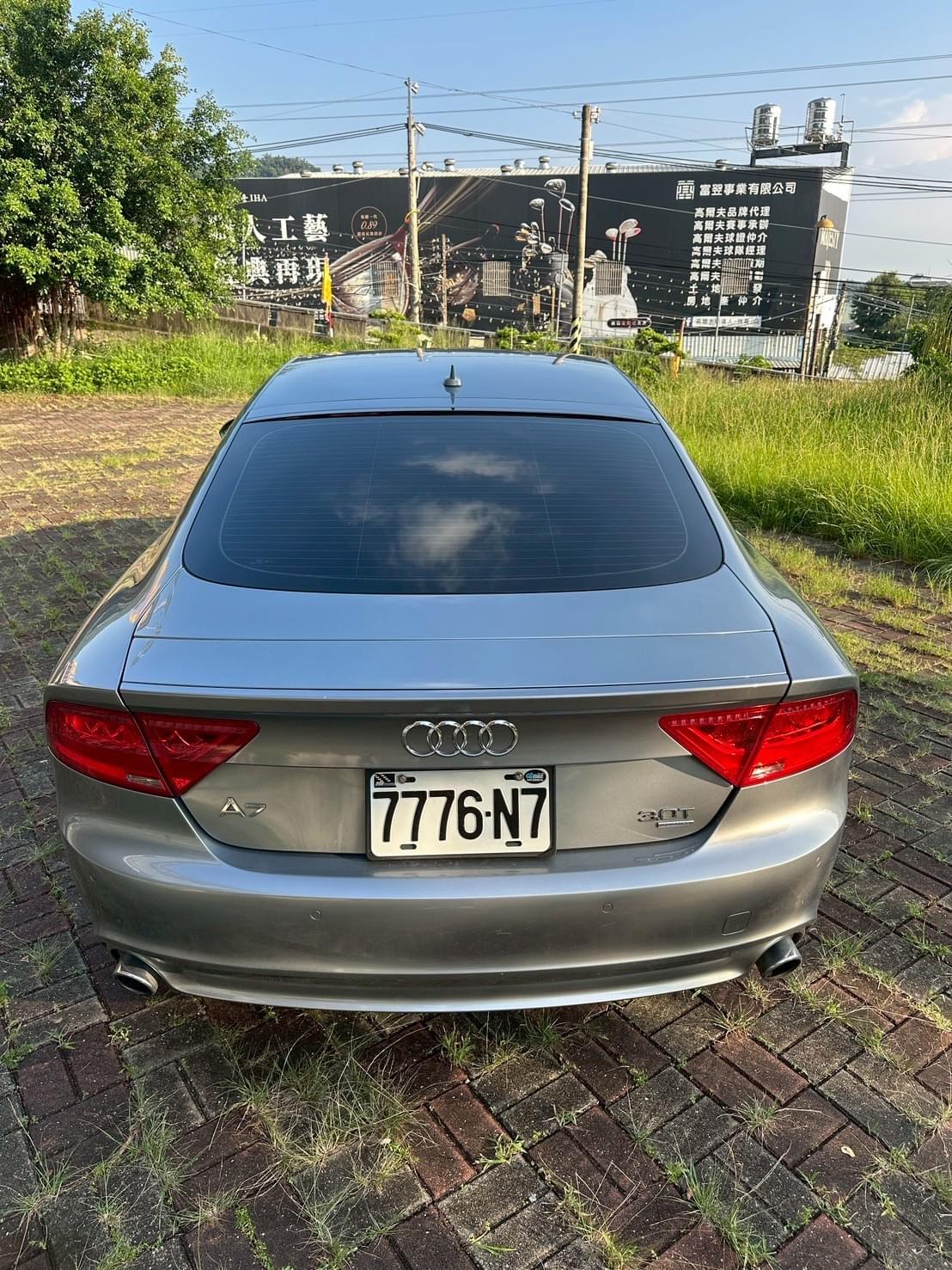 2012式 Audi A7 Sportback 3.0 TFSI quattro