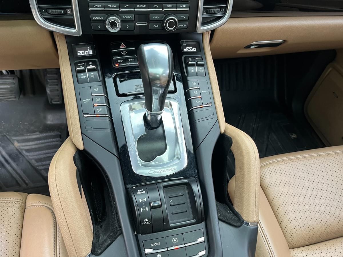2014 Porsche Cayenne Diesel Platinum Edition
