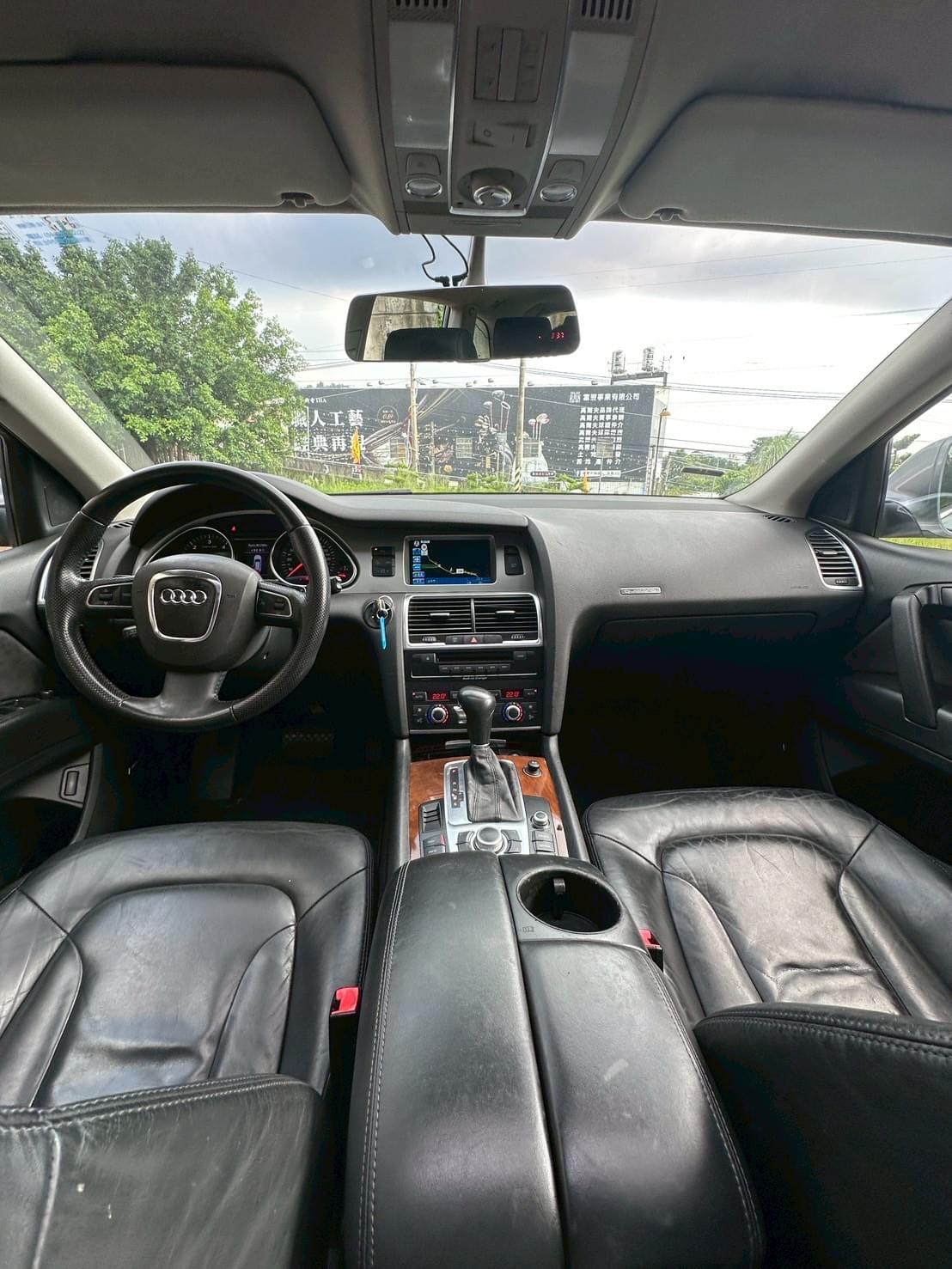 2009式 AUDI Q7 3.0 TDI Quattro