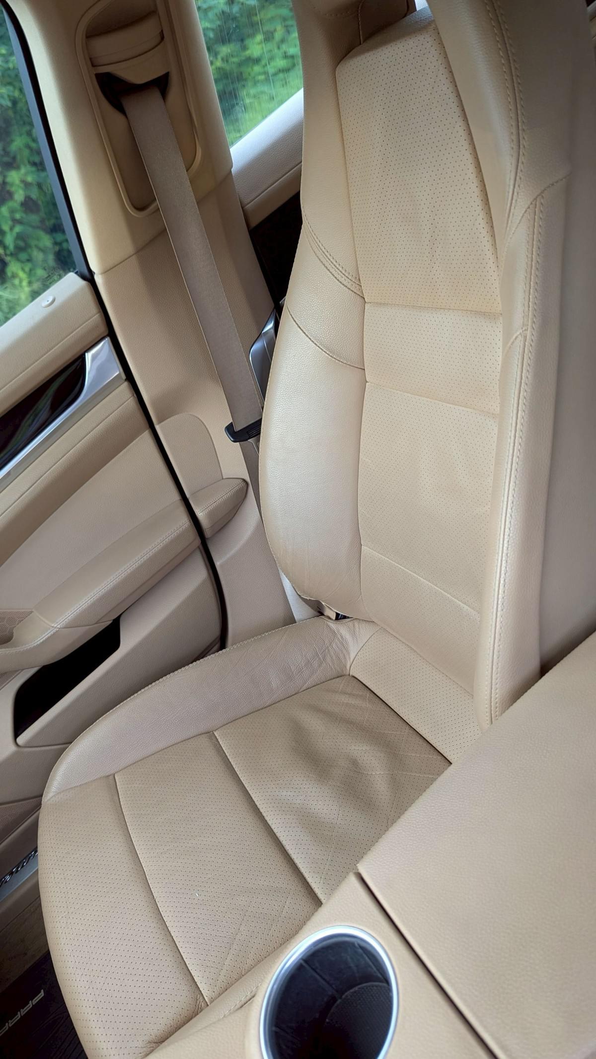 2011式 Porsche Panamera 3.6