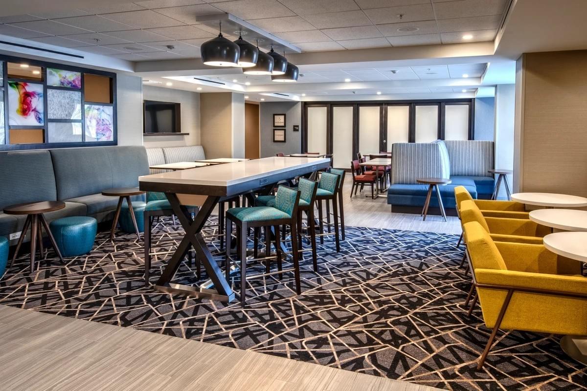 HAMPTON INN AXIS Hotel Group