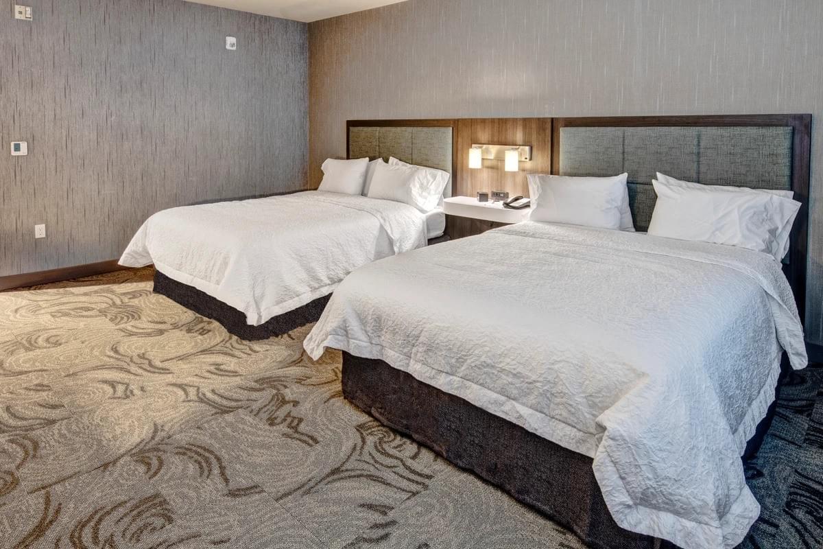 HAMPTON INN AXIS Hotel Group