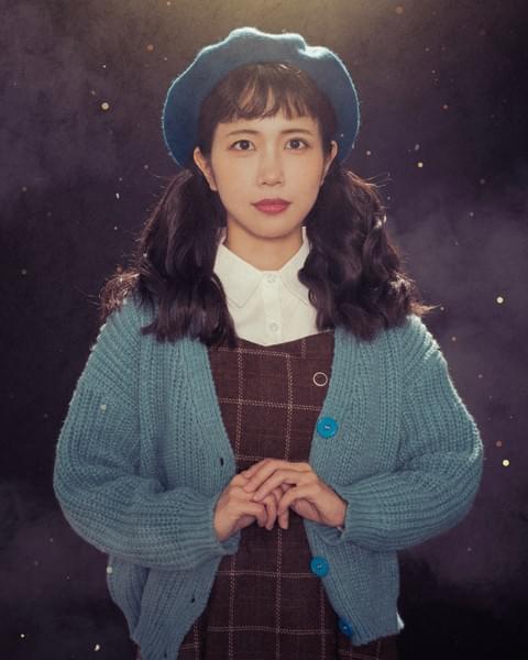 教会で暮らす少女。いつも本を読んでいる。