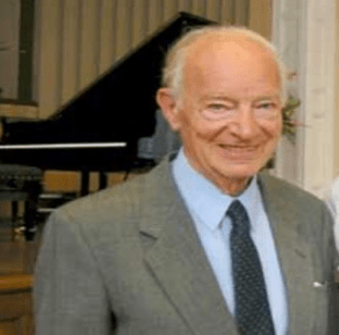 Min Min Tay University Professor Bela Siki