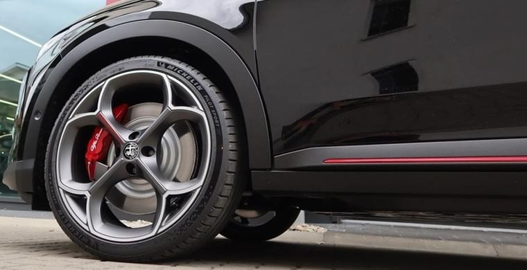 アバルト 500/595/695 12-SPOKE 17インチホイール セット（グロス