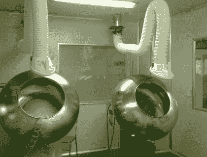 Advanced industrial fume extractor ensuring clean air quality during welding operations.