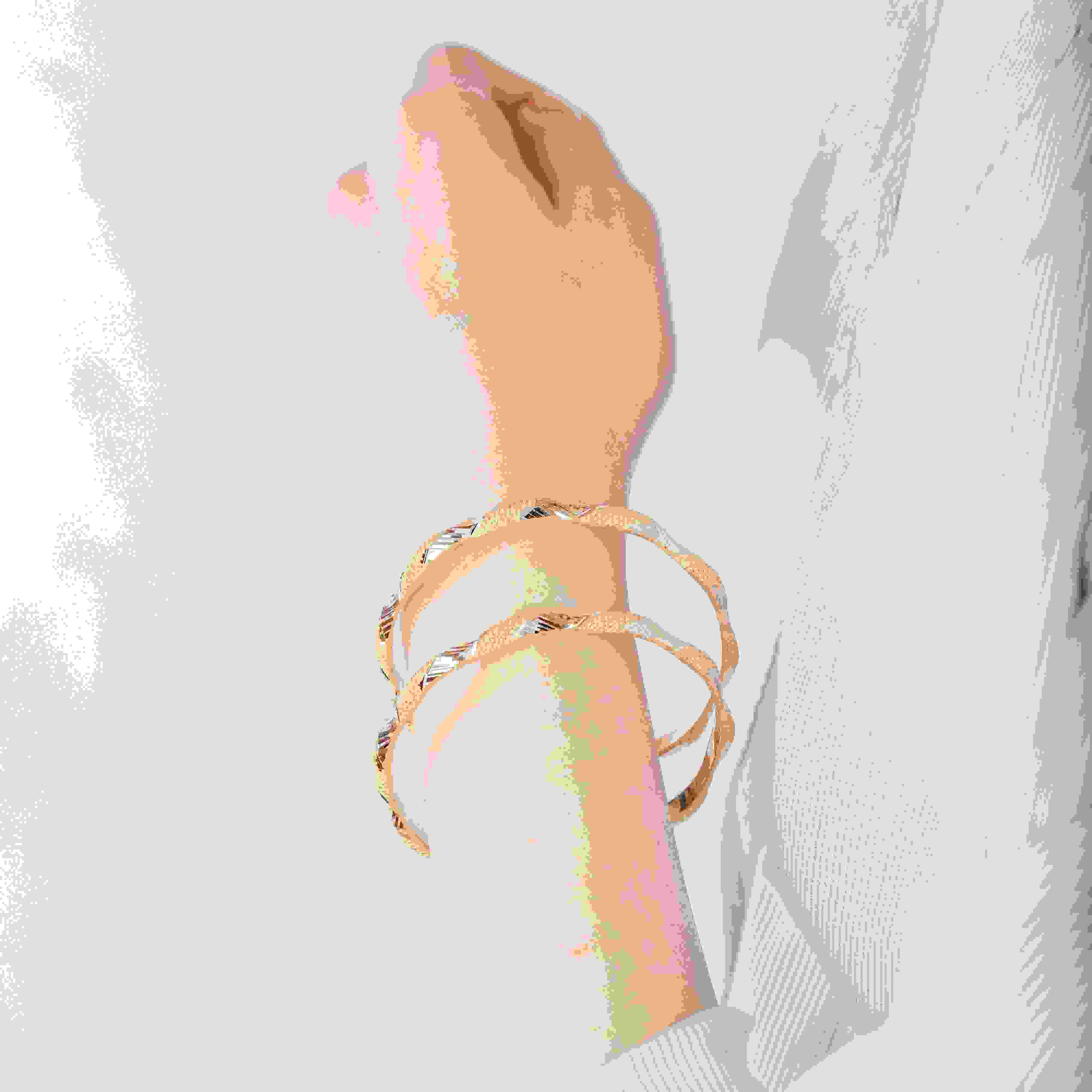 Discover unique types of bracelets at DEDEJILL.