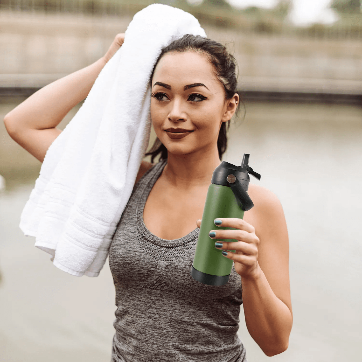 Cleaning stainless steel water bottle