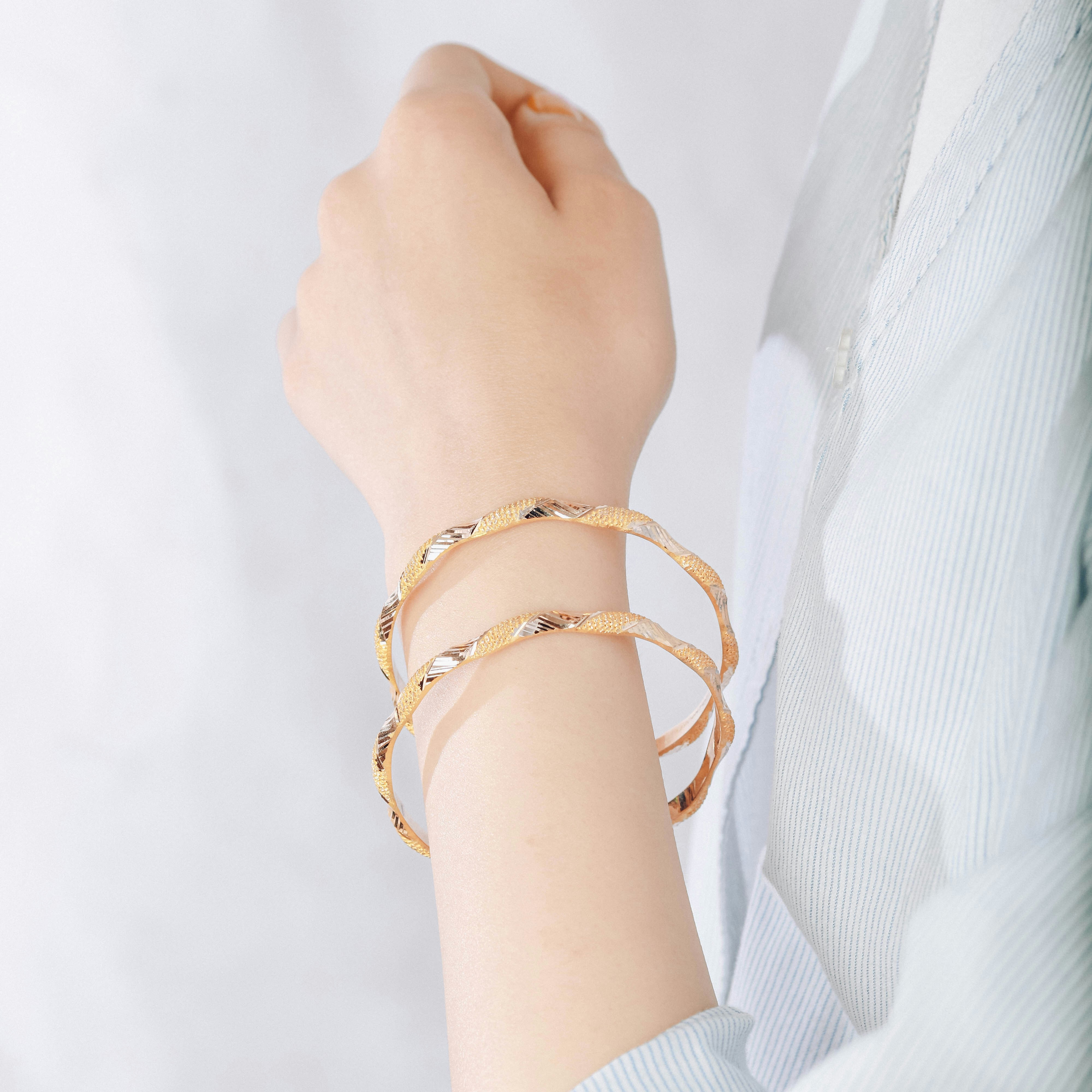 Discover unique types of bracelets at DEDEJILL. Discover unique types of bracelets at DEDEJILL.