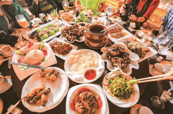 what is momo dumpling served at family gathering